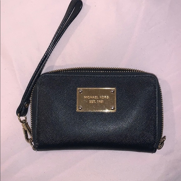 Michael Kors Handbags - Michael Kors small wristlet wallet